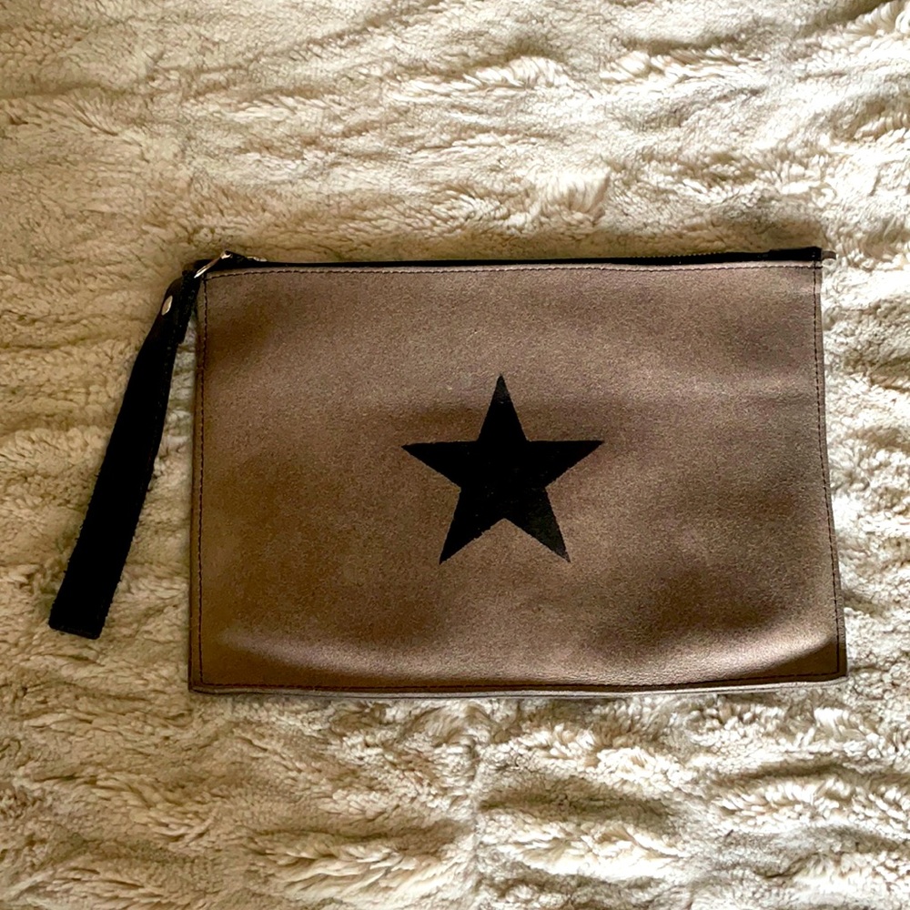 Lynn Tallerico Rebecca flat clutch